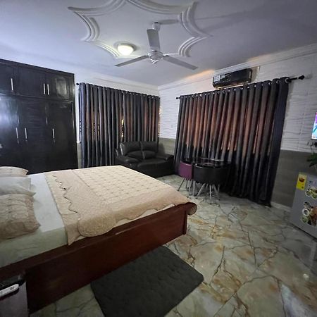Nesta Barron -Home Away From Home North Legon Exterior photo