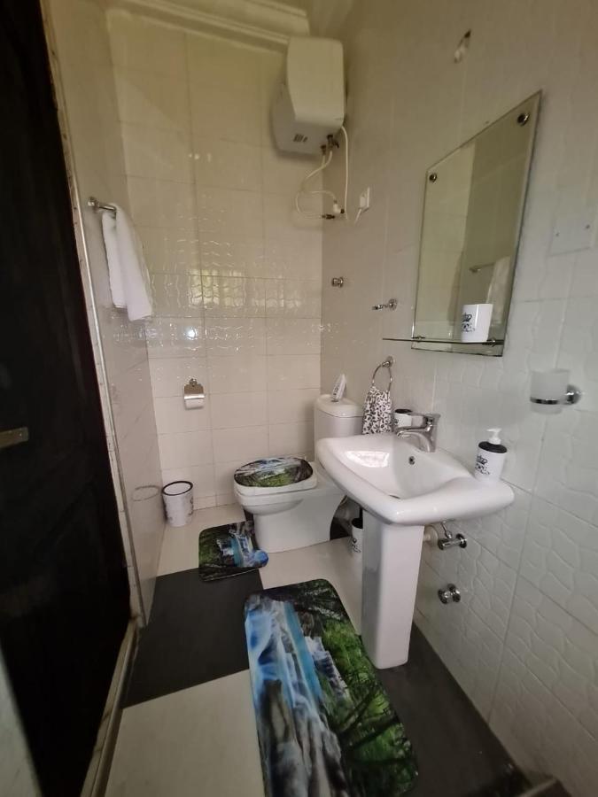 Nesta Barron -Home Away From Home North Legon Exterior photo