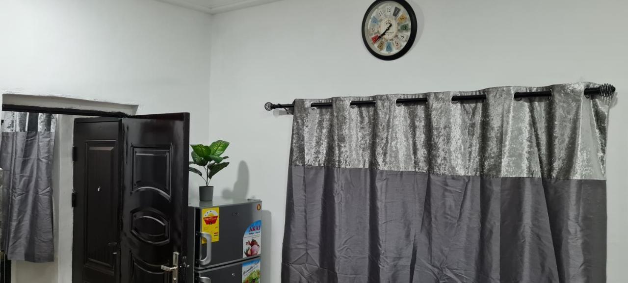 Nesta Barron -Home Away From Home North Legon Exterior photo